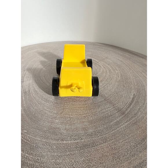 Airport Yellow Tram Baggage Car #996 Vintage Fisher Price Little People 1972 Toy - Picture 2 of 6